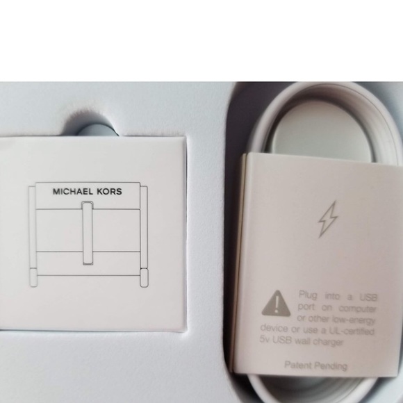 Michael Kors Access Runway Smartwatch -New in box - Picture 5 of 8